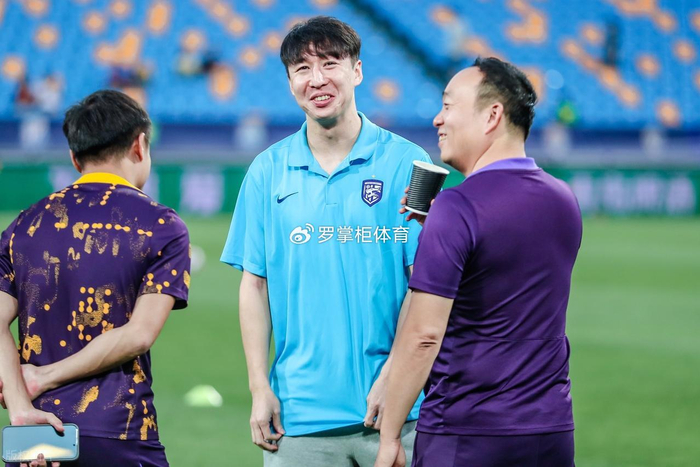 世界杯直播app下载入口-曝37岁前国脚即将退役！18年的坚守，他是中国后卫 “铁血样本”？|任航|中超|三镇|超级杯|武汉三镇_新浪体育_新浪新闻