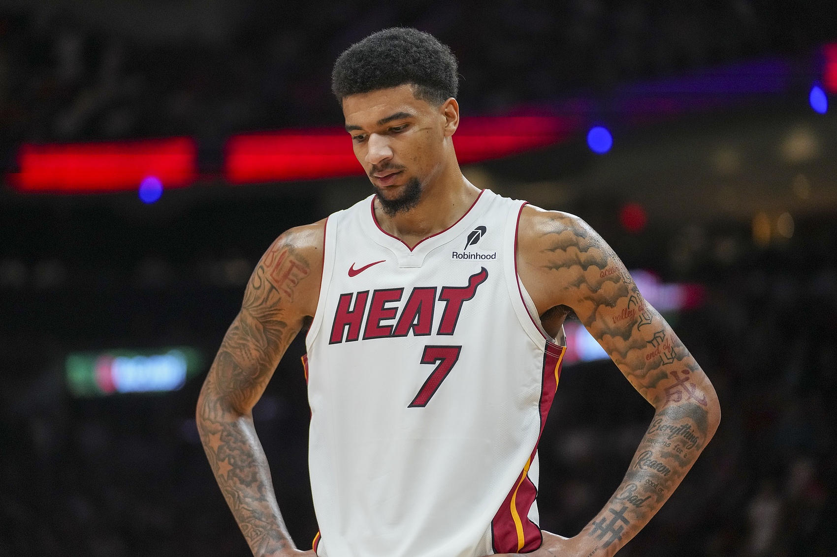 世界杯高清直播下载-Scotto：韦尔吸引了各队关注 热火若交易字母哥可能以他为筹码